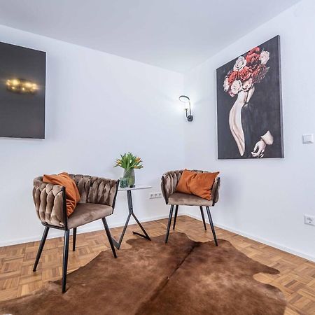City Wohnung Fn L 5 Klimatisiert Mit Balkon Und Kueche Friedrichshafen Exterior foto